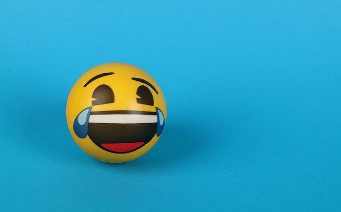 Réponses à un smiley mort de rire